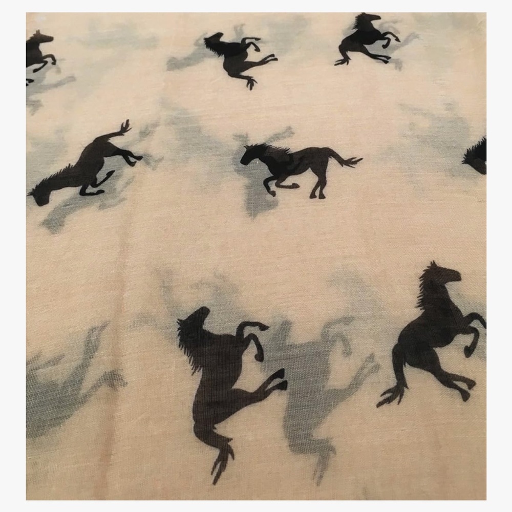 🆕 Horse Fashion Scarf for Women Lightweight Scarves Shawl Wrap for Spring/Summer - Picture 7 of 7